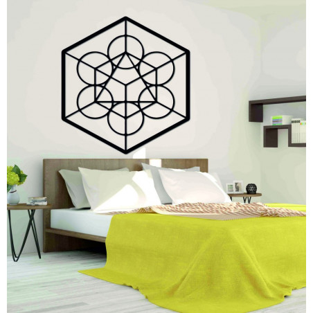 Pictura geometrica din lemn pe peretele recoltei