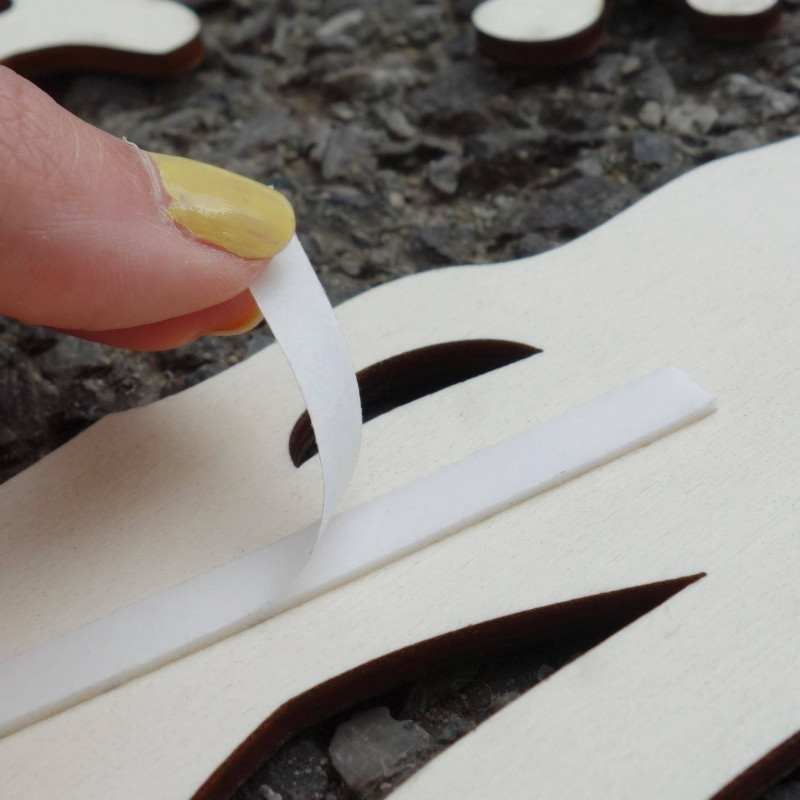 Pictură sculptată pe peretele unui palmier -...