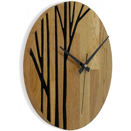 Ceas rotund elegant, realizat din lemn masiv, cu un design minimalist. Ceas rotund elegant, realizat din lemn masiv, cu un design minimalist.