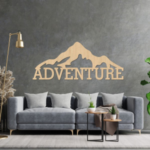 Imagine sculptată în lemn pe peretele muntelui - AVENTURĂ 2