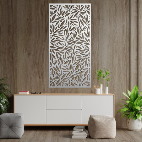 Un copac elegant cu detalii elaborate de ramuri și rădăcini, ca simbol al naturii. Un copac elegant cu detalii elaborate de ramuri și rădăcini, ca simbol al naturii.