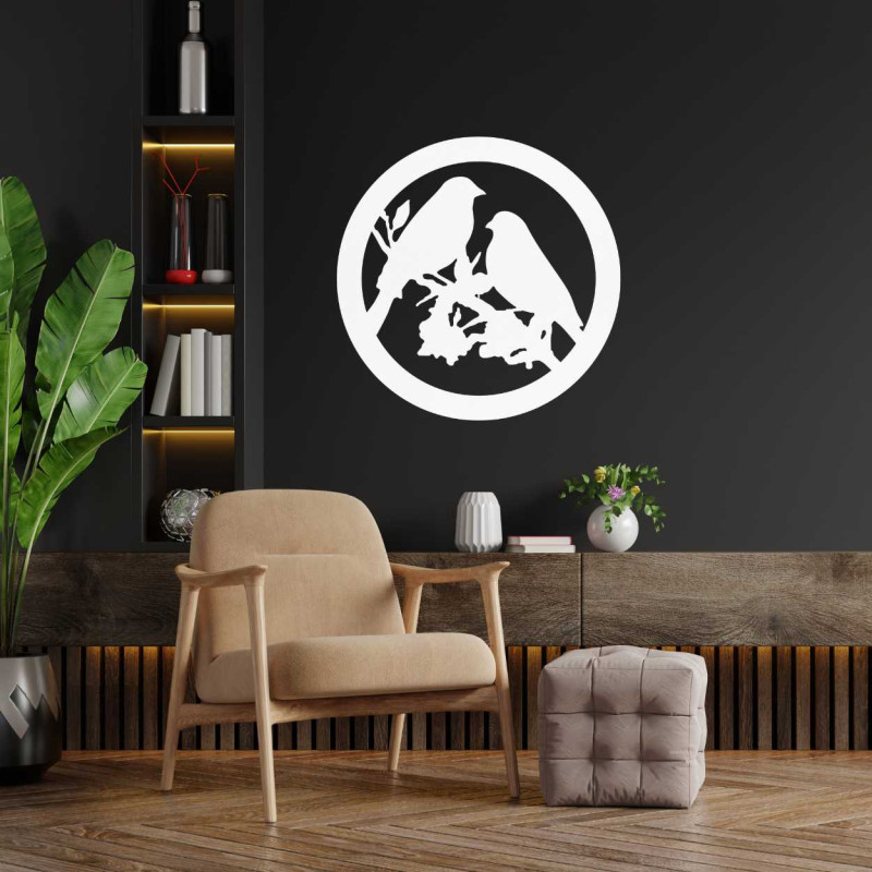 Pictură murală din lemn cu păsări pe o creangă