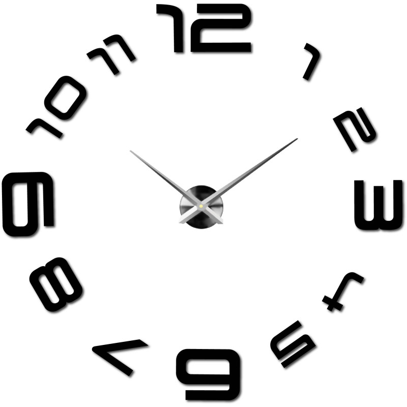 Ceas de perete minimalist cu un aranjament clar al cifrelor și un design elegant.