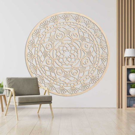 Decorațiune murală circulară cu ornamente lucrate cu precizie și o structură delicată de dantelă. Decorațiune murală circulară cu ornamente lucrate cu precizie și o structură delicată de dantelă.