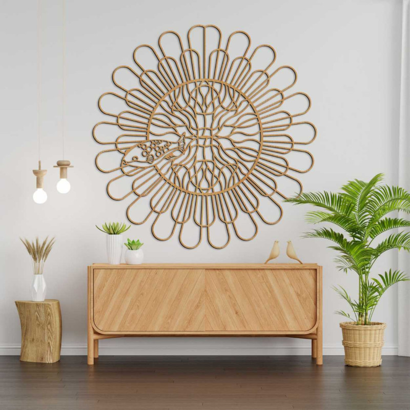 Decorațiune murală cu un model circular distinctiv care seamănă cu o floare înflorită.