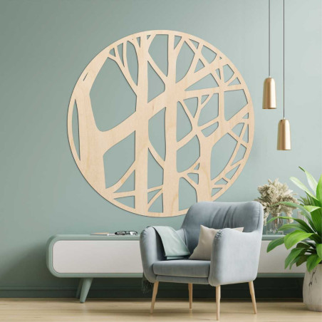 Motiv de copac sculptat în lemn ca decor interior