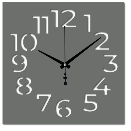 Ceas din plexiglas – design ușor, cu linii curate și fabricație precisă