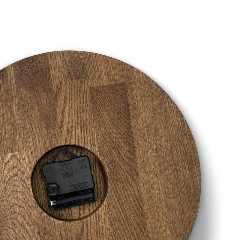 Ceas de perete lucrat manual din stejar masiv -...