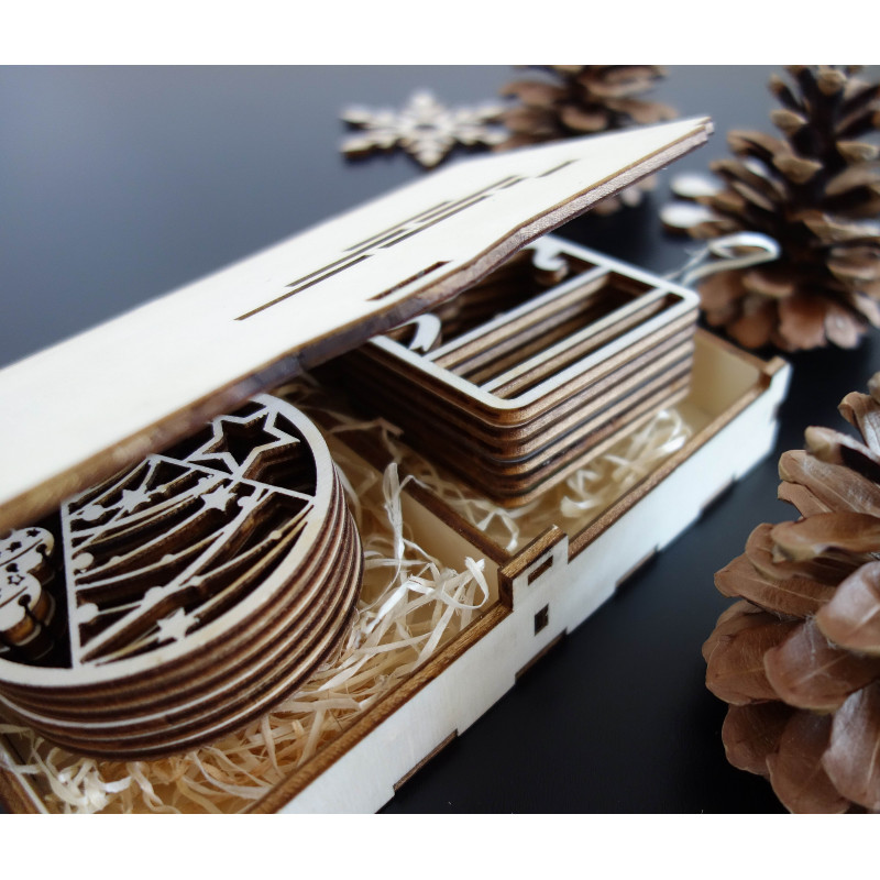 Decoratiuni din lemn si plastic, decoratiuni de Craciun, accesorii vintage din lemn