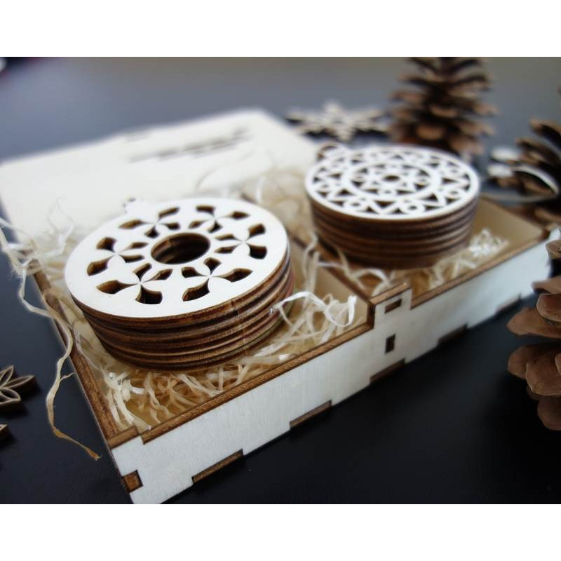 Ornamente din lemn și plastic, ornamente de Crăciun, accesorii vintage din lemn