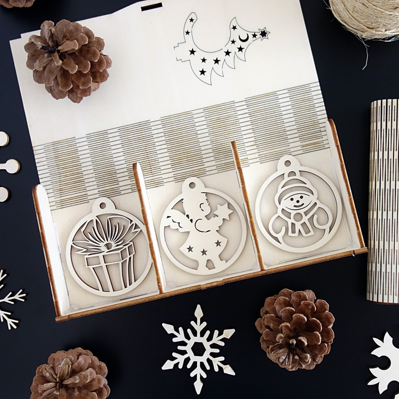 Decoratiuni din lemn de Craciun, 1 set-18 bucati